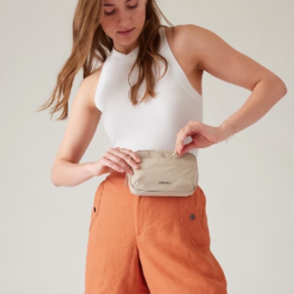 Athleta Sand All About Crossbody Belt Bag - Picture 4 of 4